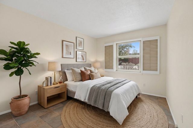 3064 Plaza Blanca, Santa Fe, NM 87507