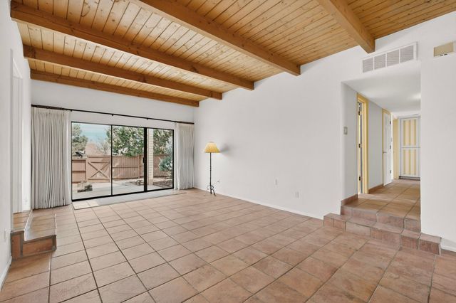 3064 Plaza Blanca, Santa Fe, NM 87507