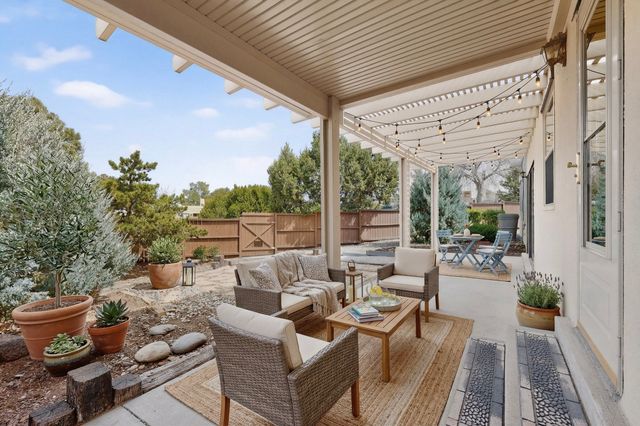 3064 Plaza Blanca, Santa Fe, NM 87507