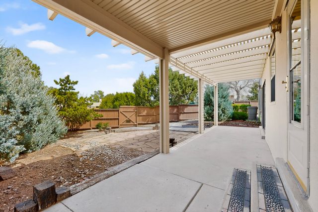 3064 Plaza Blanca, Santa Fe, NM 87507