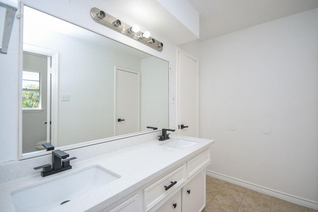 7703 Braesridge Court, Houston, TX 77071