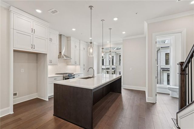 225 Midnight Oak Run 7, Alpharetta, GA 30009