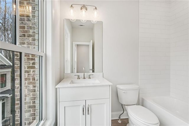 225 Midnight Oak Run 7, Alpharetta, GA 30009