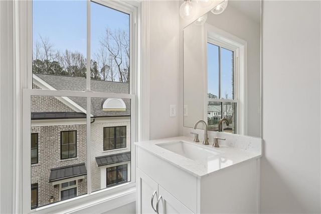 225 Midnight Oak Run 7, Alpharetta, GA 30009