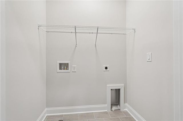 225 Midnight Oak Run 7, Alpharetta, GA 30009