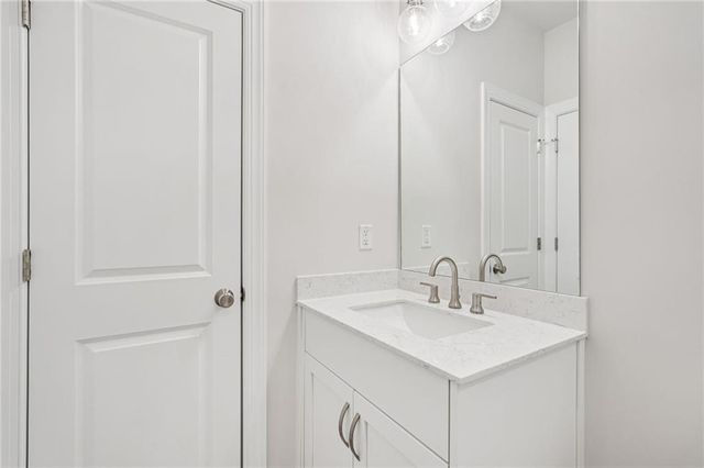 225 Midnight Oak Run 7, Alpharetta, GA 30009