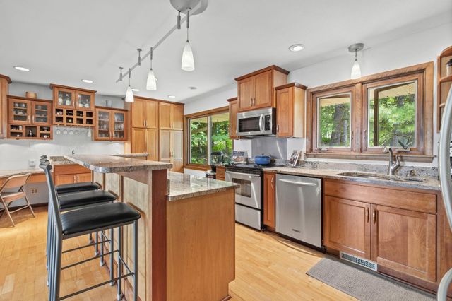 314 N Cove Road, Hudson, WI 54016