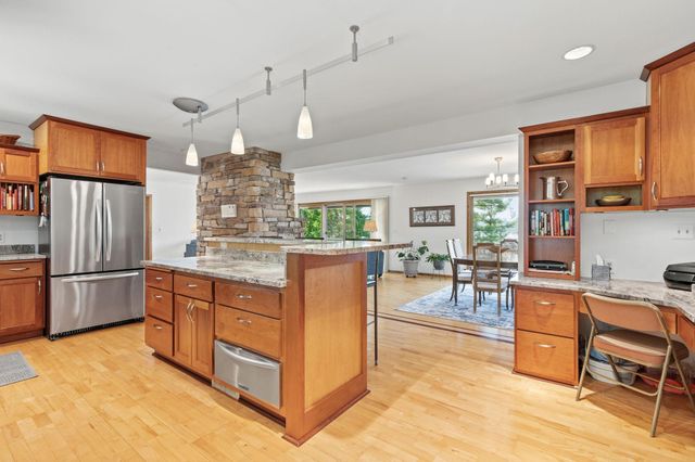 314 N Cove Road, Hudson, WI 54016