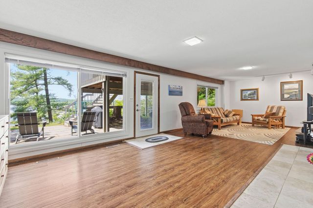 314 N Cove Road, Hudson, WI 54016
