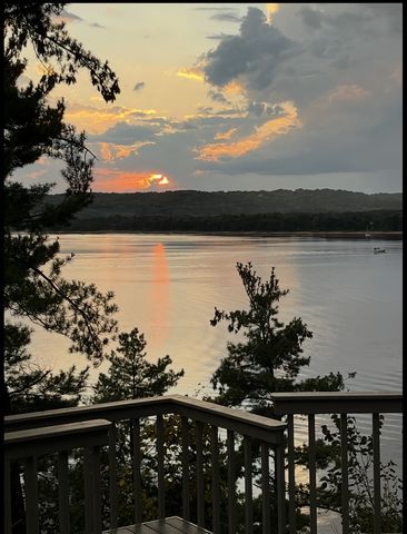 314 N Cove Road, Hudson, WI 54016