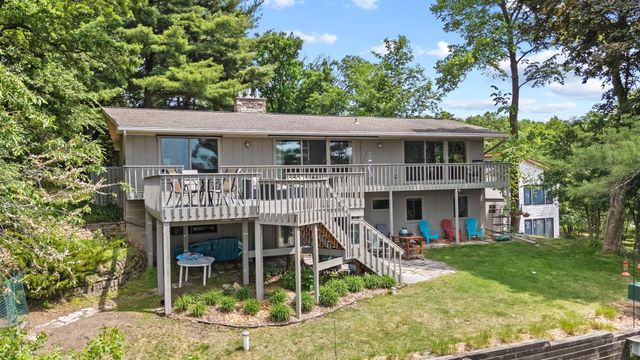 314 N Cove Road, Hudson, WI 54016