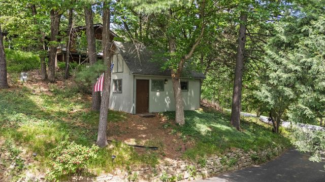 314 N Cove Road, Hudson, WI 54016