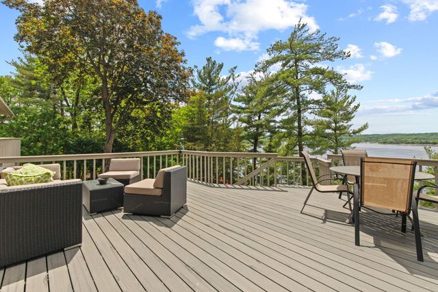 314 N Cove Road, Hudson, WI 54016