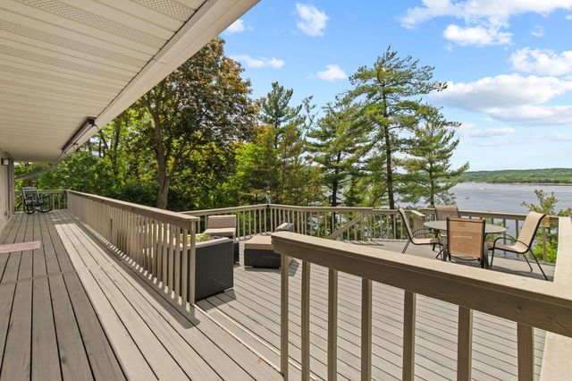 314 N Cove Road, Hudson, WI 54016