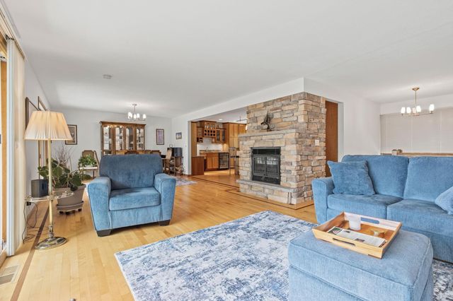 314 N Cove Road, Hudson, WI 54016