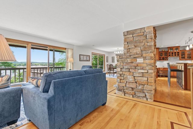 314 N Cove Road, Hudson, WI 54016