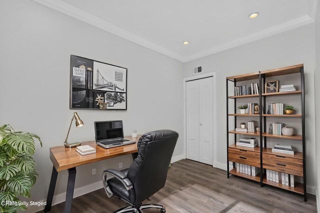 111 S Orange Grove Boulevard 105, Pasadena, CA 91105