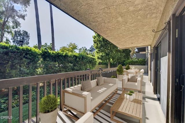 111 S Orange Grove Boulevard 105, Pasadena, CA 91105