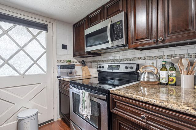 12633 Memorial Drive 236, Houston, TX 77024