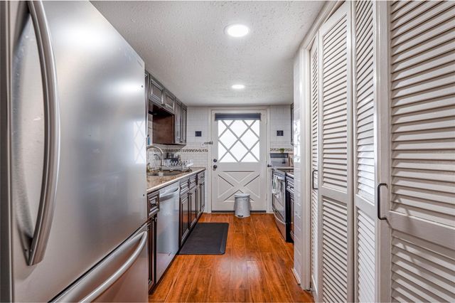 12633 Memorial Drive 236, Houston, TX 77024
