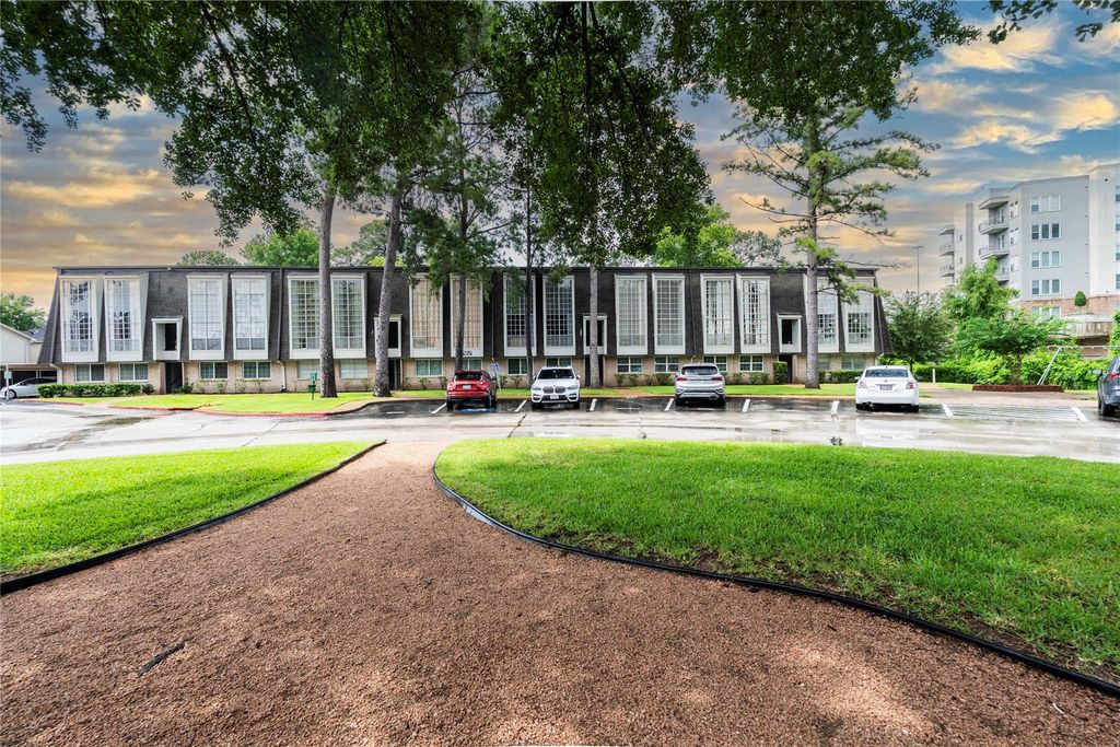 12633 Memorial Drive 236, Houston, TX 77024