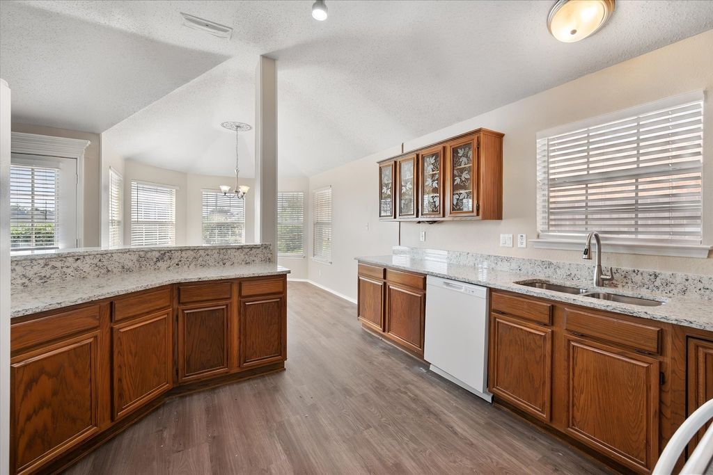 926 Tennis Villa Drive, Arlington, TX 76017 — photo 5