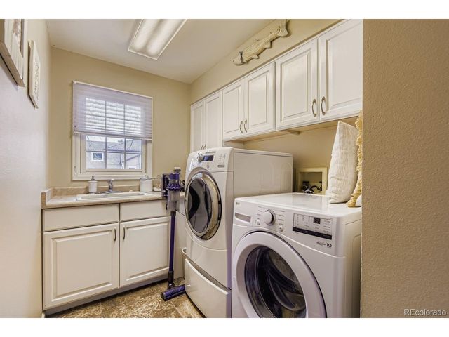 9603 Chesapeake St, Highlands Ranch, CO 80126