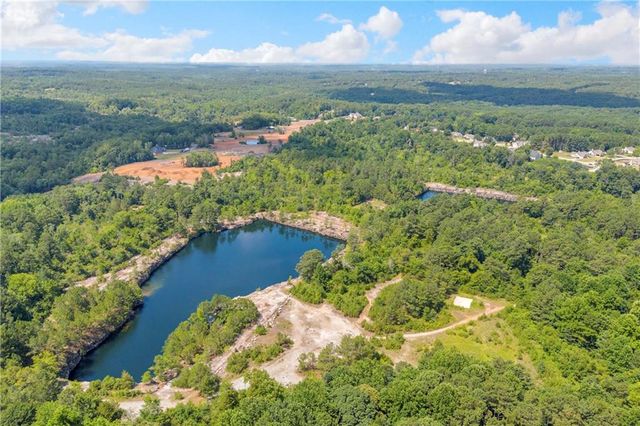521 Annslee Lane, Loganville, GA 30052