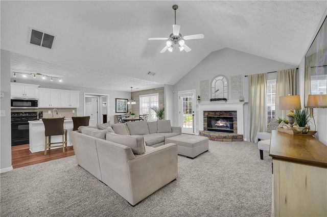 521 Annslee Lane, Loganville, GA 30052