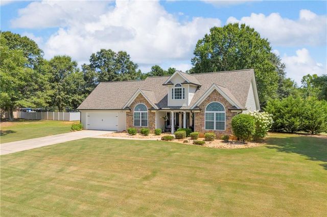 521 Annslee Lane, Loganville, GA 30052