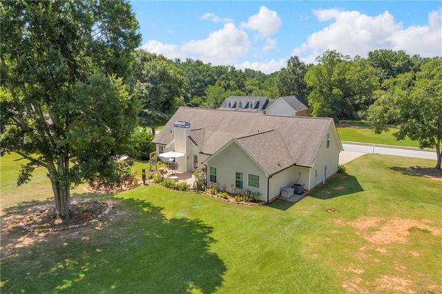 521 Annslee Lane, Loganville, GA 30052