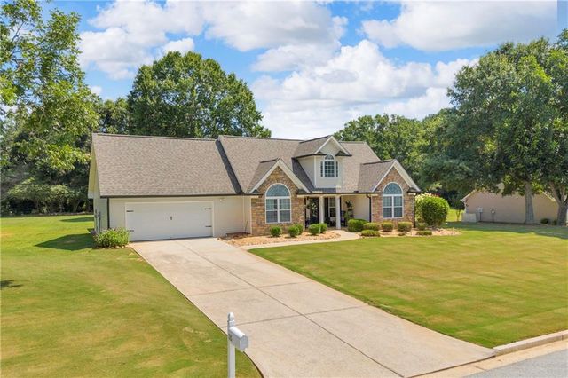 521 Annslee Lane, Loganville, GA 30052