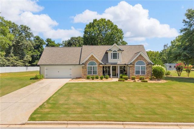 521 Annslee Lane, Loganville, GA 30052
