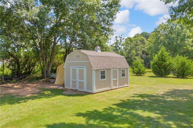 521 Annslee Lane, Loganville, GA 30052