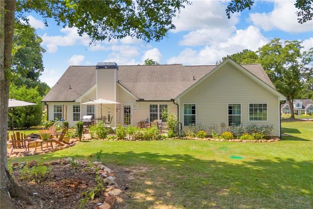 521 Annslee Lane, Loganville, GA 30052
