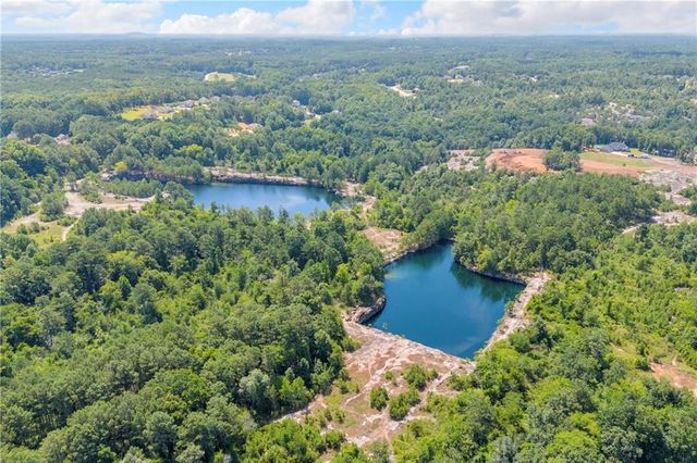521 Annslee Lane, Loganville, GA 30052