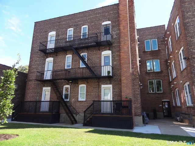 2806 Fairfield Avenue 205, Bridgeport, CT 06605