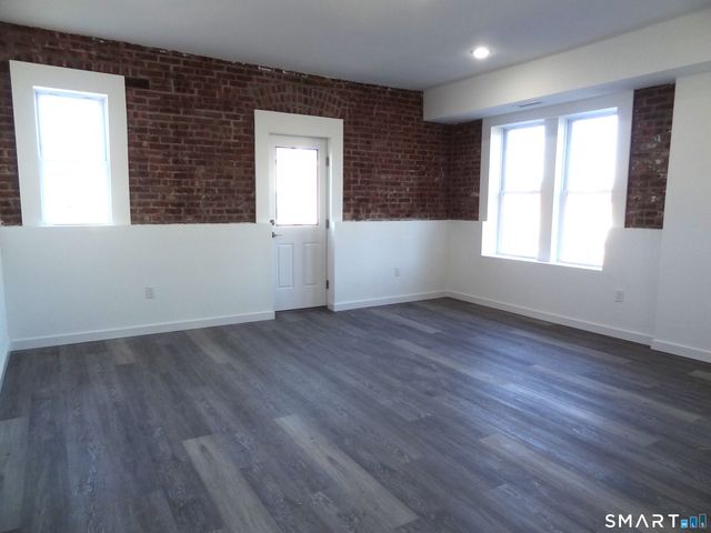 2806 Fairfield Avenue 205, Bridgeport, CT 06605