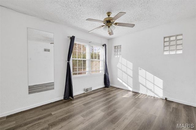 123 W Velma Avenue, St Louis, MO 63125