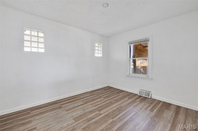 123 W Velma Avenue, St Louis, MO 63125