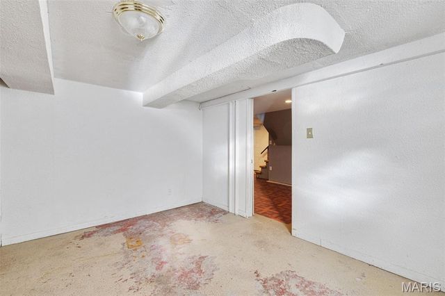 123 W Velma Avenue, St Louis, MO 63125