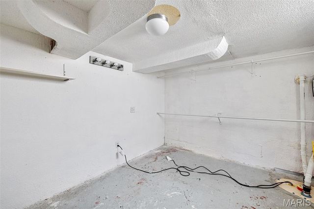 123 W Velma Avenue, St Louis, MO 63125