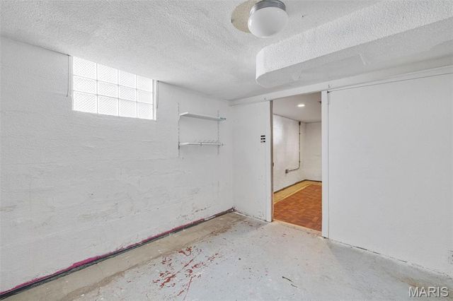 123 W Velma Avenue, St Louis, MO 63125