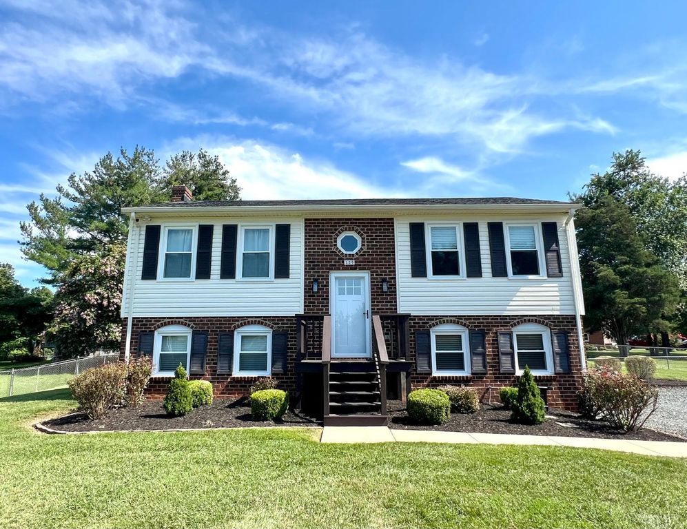 129 Apple Way, Madison Heights, VA 24572