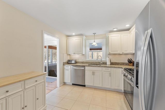 11 Juniper Brook Rd, Northborough, MA 01532