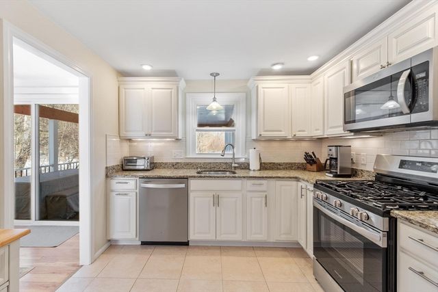 11 Juniper Brook Rd, Northborough, MA 01532