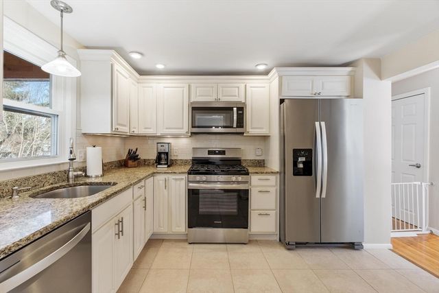 11 Juniper Brook Rd, Northborough, MA 01532