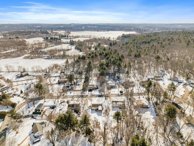 11 Juniper Brook Rd, Northborough, MA 01532