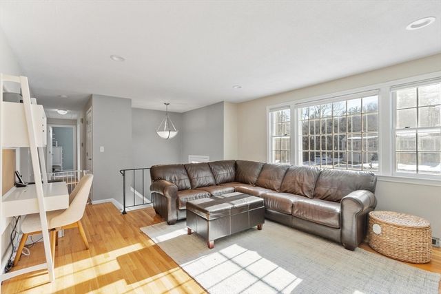 11 Juniper Brook Rd, Northborough, MA 01532