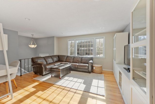 11 Juniper Brook Rd, Northborough, MA 01532